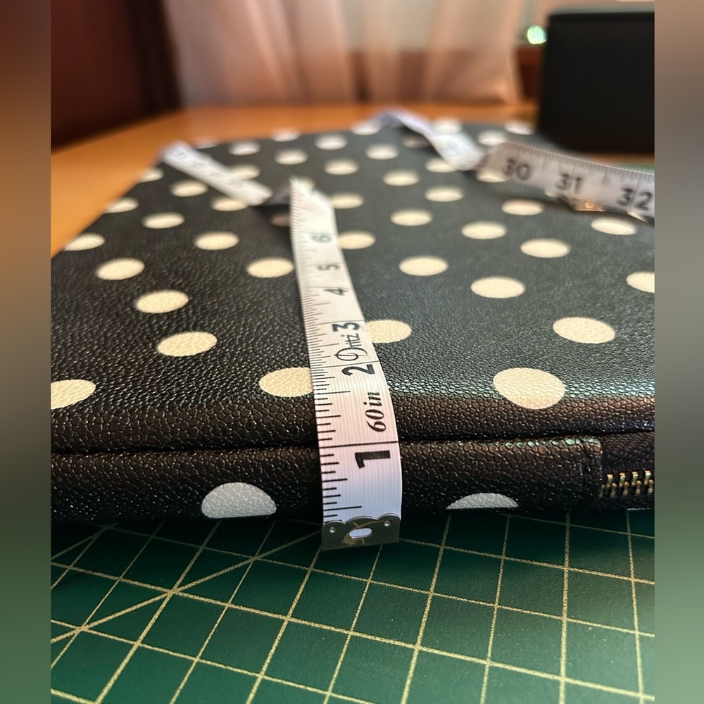 Kate Spade Tech Padded Sleeve/ Bag - Picture 8 of 9